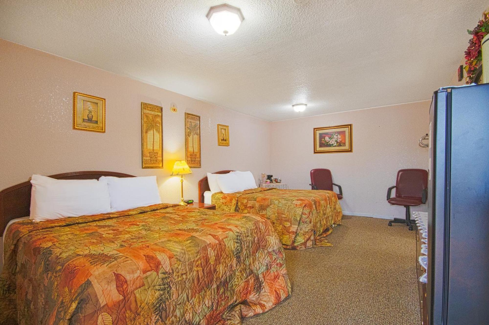 Sunflower Motel Hiawatha By Oyo Екстер'єр фото